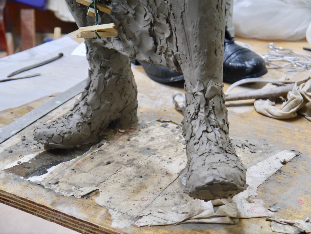 Sculpting the clothed figure – II